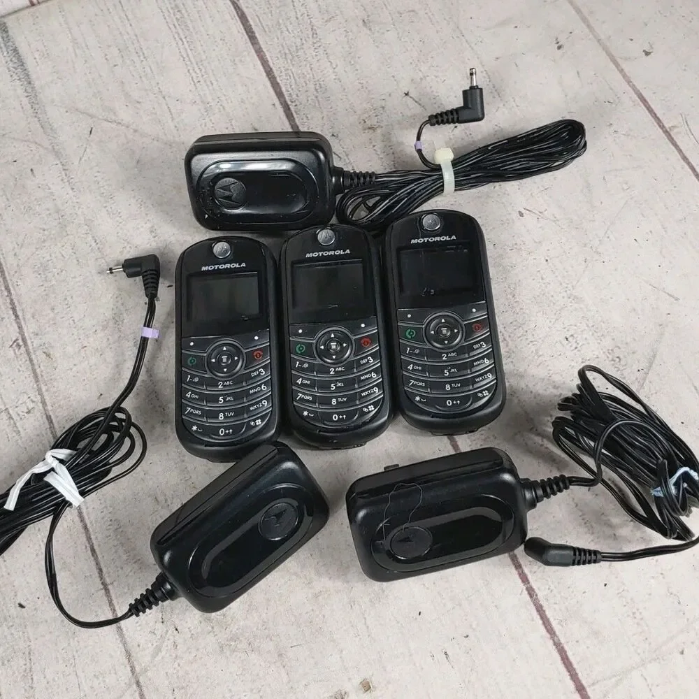 LOT OF 3 - Motorola C139 Black Candy Bar Cell Phones TESTED WORKING w/ Chargers